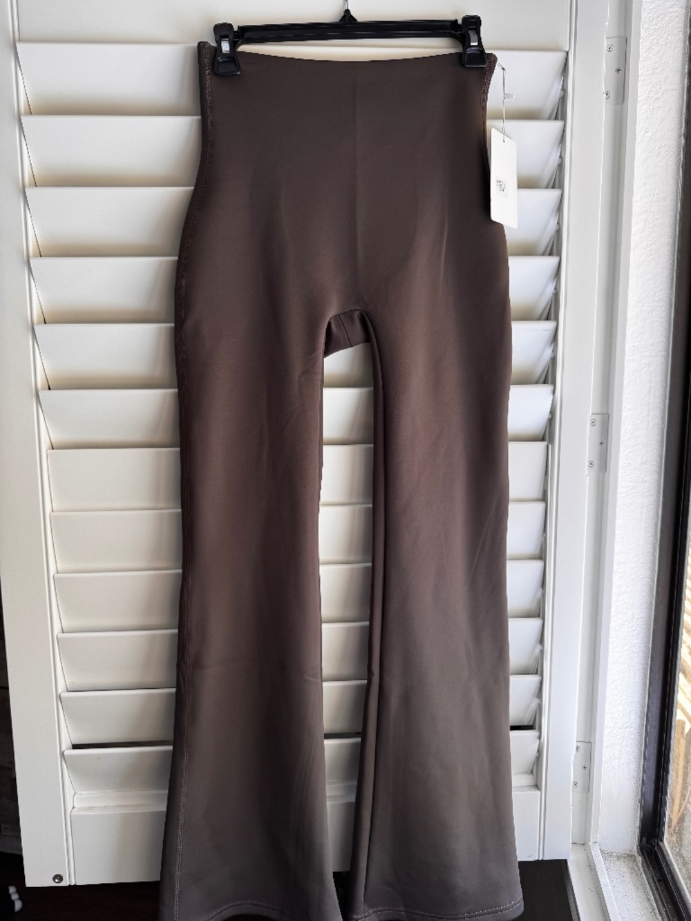 High-Waist Flare Shaping Pants in Dark Brown